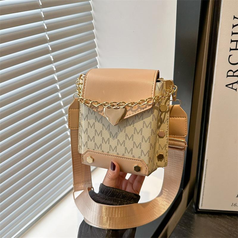 

Women s bag super fire small bag 2025 new versatile ins summer retro wide shoulder strap messenger bag premium mobile phone bag хаки