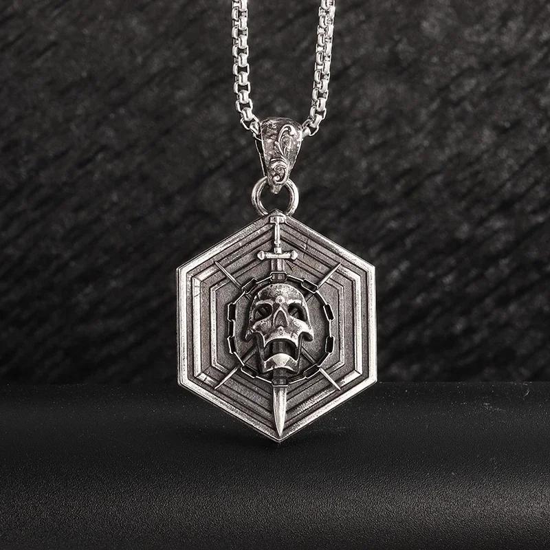 Retro Punk Sun Hugging Moon Round Pendant Necklace Suitable for Men and Women Fashion Trend Couples Commemorative Jewelry Gifts