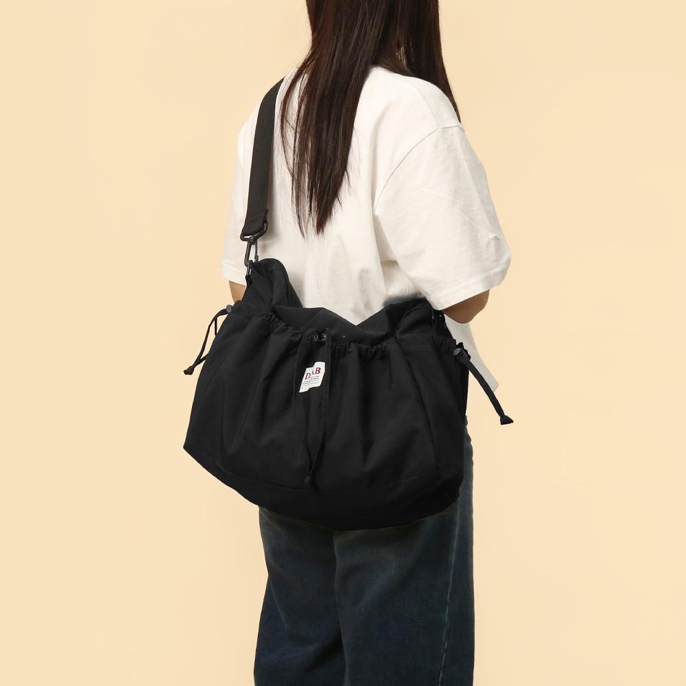 D.Lab Cuddly String Pocket Crossbody Bag - Black