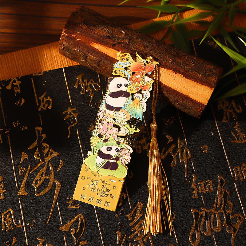 Metall-Lesezeichen mit Quaste - Panda, Klassischer Chinesischer Stil, Kulturelles Souvenir aus dem Palastmuseum