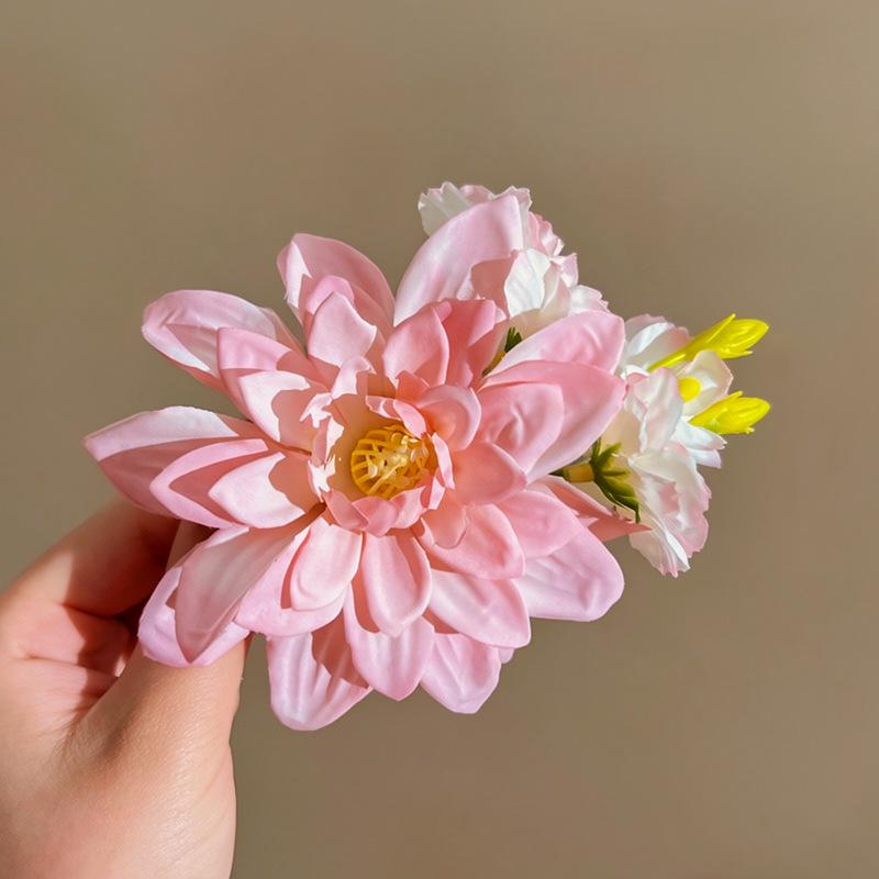 Korean Style Fresh Fabric Flower Hair Clip - Fashionable and Versatile High-End Hair Accessory for Women