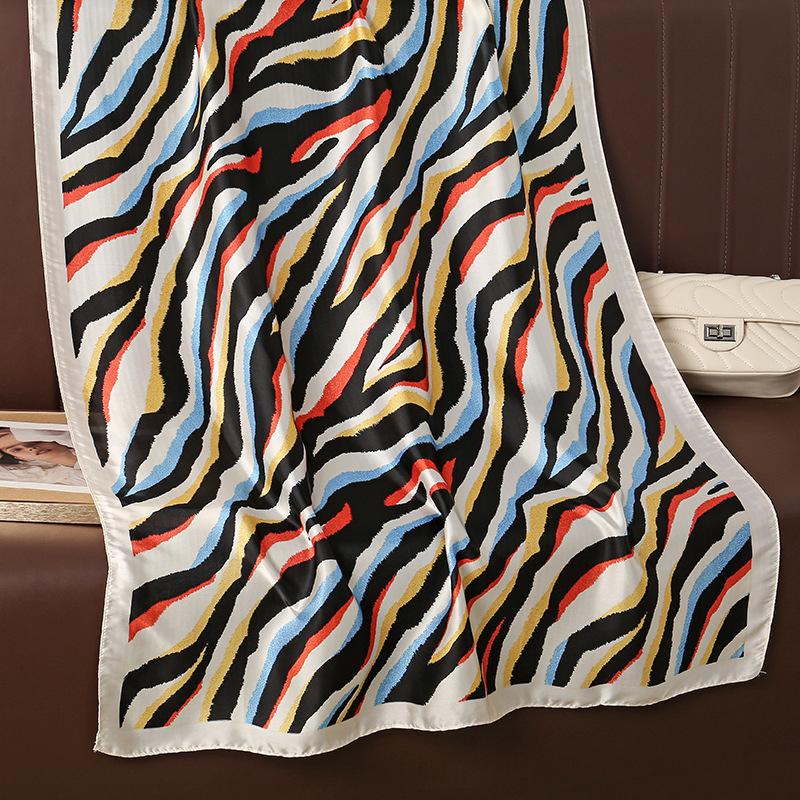 

Весняно-літні барвисті смужки Liqin Satin з друкованим середньої довжини шовковий шарф жіноча шаль 90-180cm