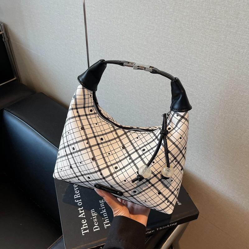 

Commuter to work Large capacity tote bag Women s new retro fashion shoulder bag Plaid commuter bag чёрный