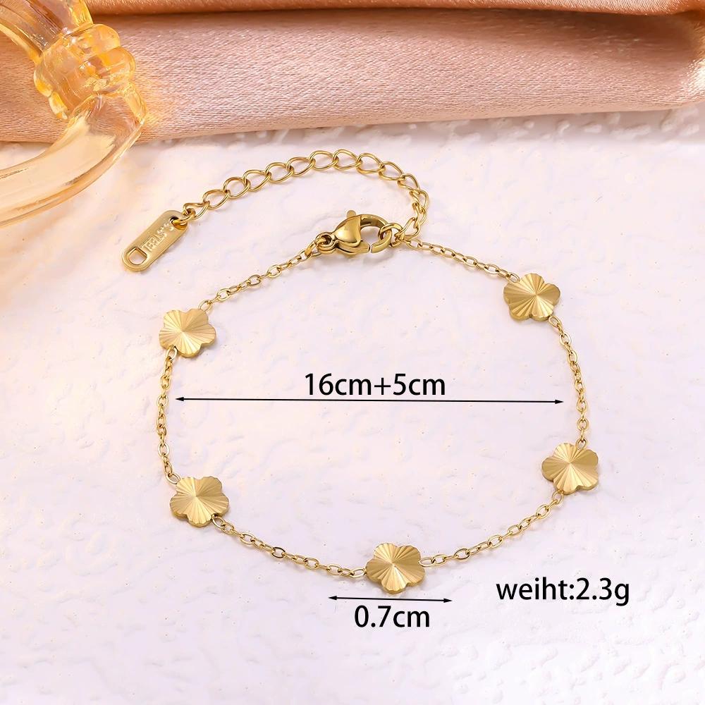 LT-126 Titanium Steel Light Luxury Fashion 18K Gold Engraved Five-Petal Flower Mini Exquisite Five-Petal