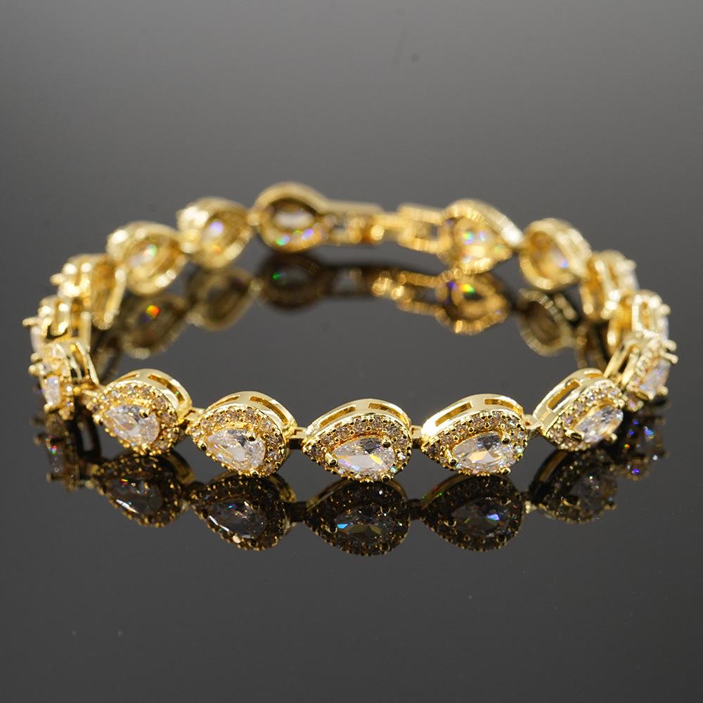 

Элегантный браслет-сердце из белого золота с цирконами для женщин