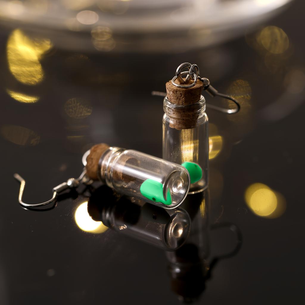 3 Pc/set Luminous Ghost Pendant Necklace, Terrifying Ghost Resin Luminous Drift Bottle Necklace and Earrings, Suitable for Daily Wear