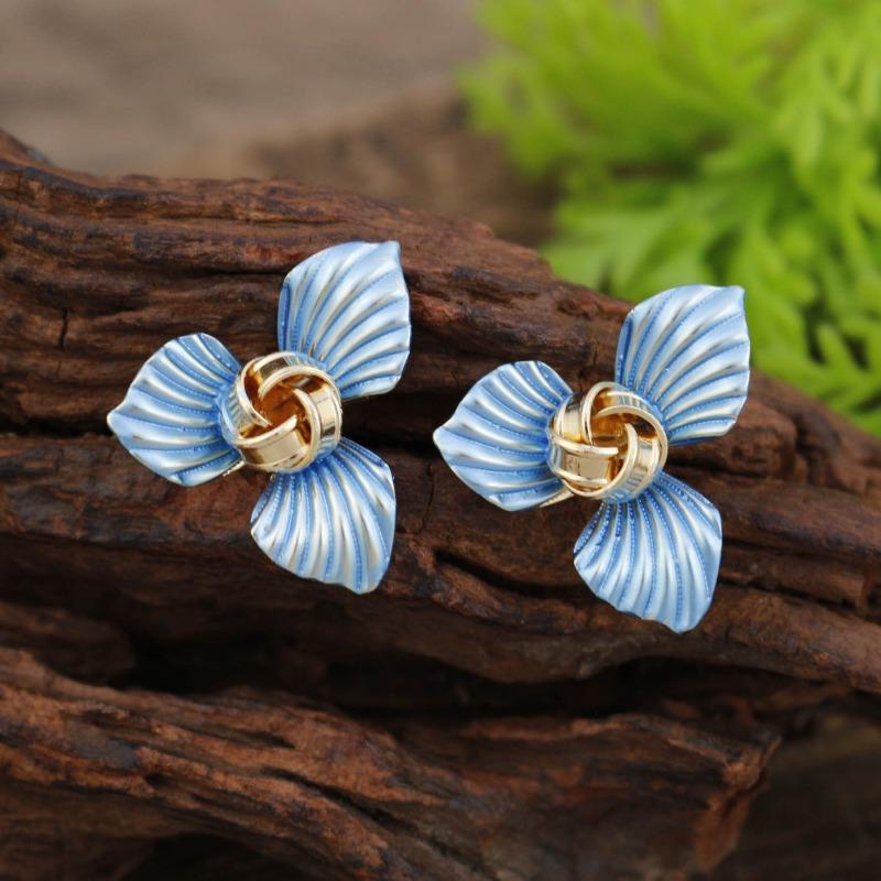 New Enamel Geometric Flower Stud Earrings Women's Fashion Simple Irregular Flower Summer Versatile Earrings