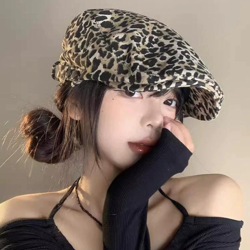 American Retro Leopard Print Forward Cap for Women Summer Thin Style Niche Design Fashionable Beret Duckbill Cap