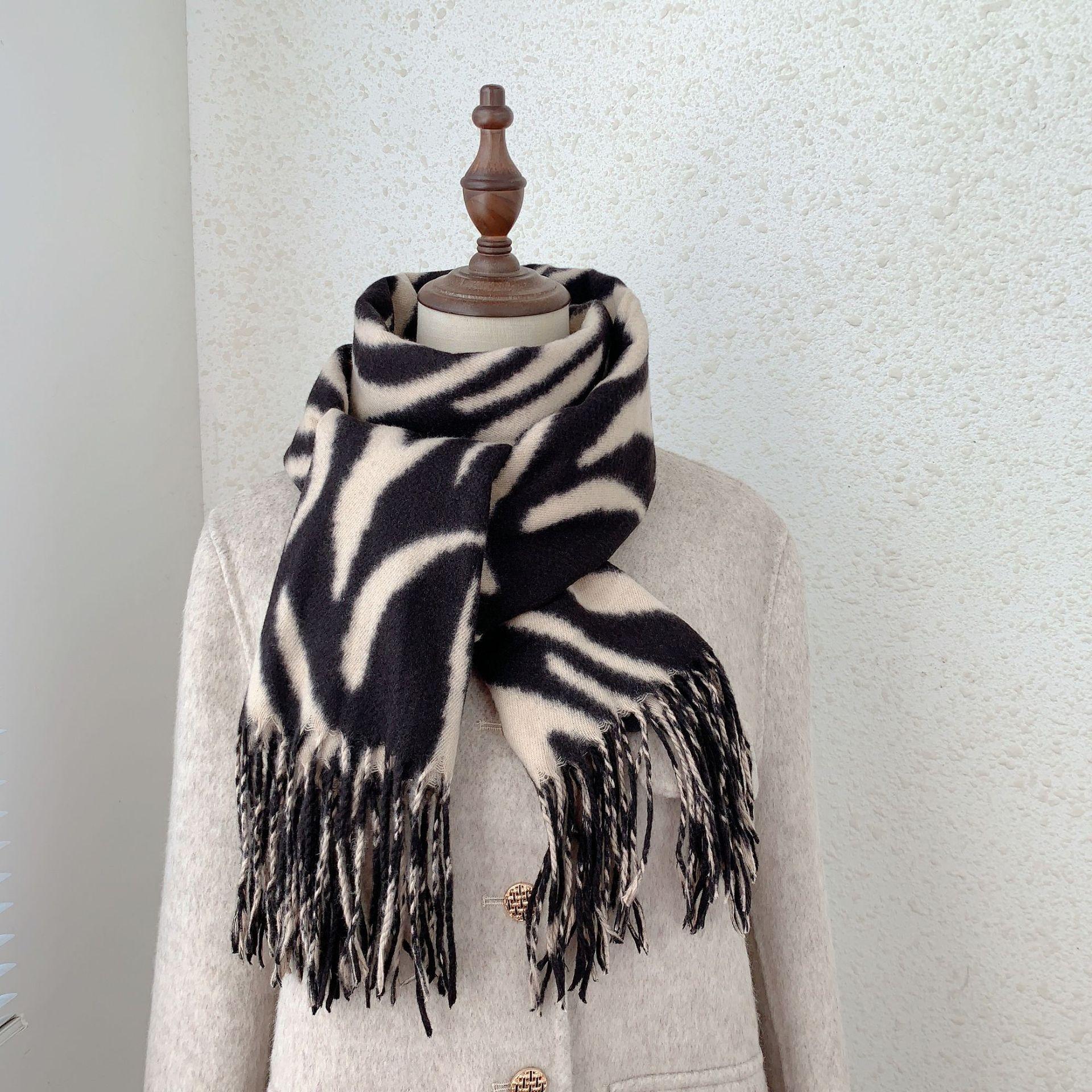 

Осенне-зимняя атмосфера теплый полосатый многофункциональный шарф зима 2025 новый простой универсальный кашемировый женский шарф 185*65cm