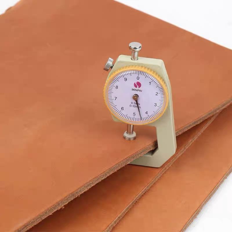 

4.5mm thick head layer cowhide, yellow brown vegetable tanned leather, knife sheath, waist protection belt, cooling mat, table c 10x10cm оранжевый
