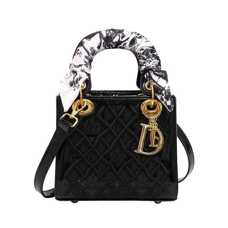 

High-end embroidery Princess Diana bag women s bag new fashion silk scarf handbag bag trendy foreign style shoulder messenger bag чёрный