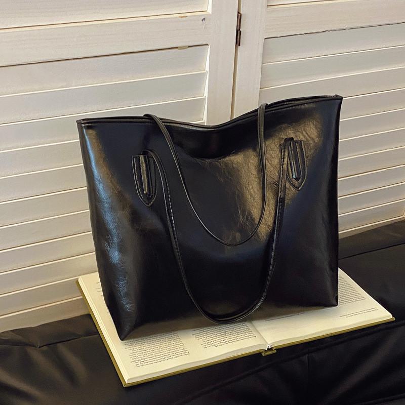 Trendy Street Style Medium Sized Pu Tote Bag Chic Shoulder Bag For Everyday Use