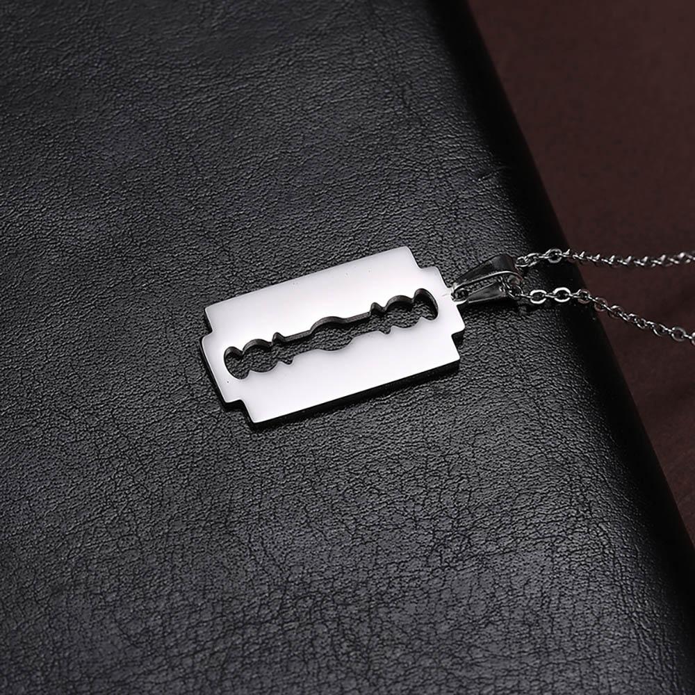 Collier Lame de Rasoir Cazador Forme de Rasoir Pendentif Collier Acier Inoxydable Collier Acier Froid Pour Hommes Collier Hip Hop Bijoux
