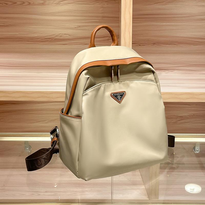 This Backpack Is Fashionable, Versatile, Waterproof and Has A Large Capacity for Casual Travel and Business