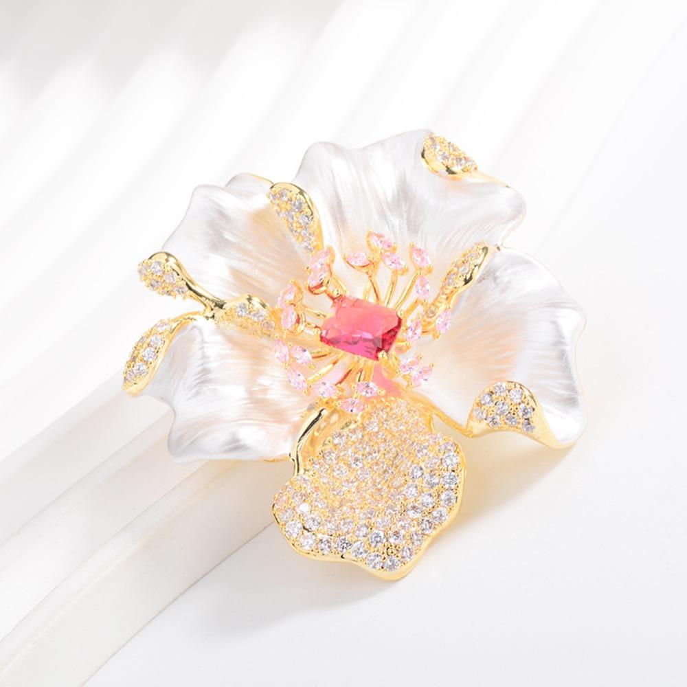 Elegant French Vintage Metal Pins Exquisite Suit Jacket Brooch Luxury Flower Brooch Pins Party