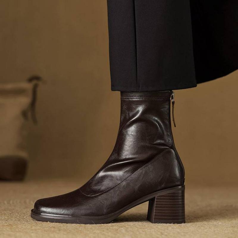 

New women s high-heeled large-size women s boots round head zipper solid-color leather thick-heeled Martin boots autumn and winter versatile medium bo 40