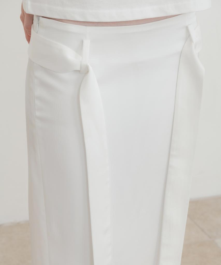 Sin And Lee (W) Mellow Eye Satin Belted Skirt White