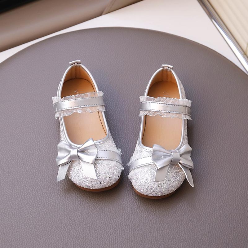 

Туфли принцессы для девочек, с лентами и бантами, милые детские кожаные туфли, с блестящими пайетками, новинка 2025, детские танцевальные туфли, ПУ, мягкая подошва, круглый носок 23 белый