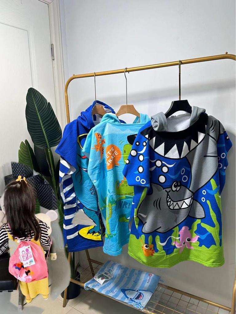 Children's Hooded Bath Towel: Antibacterial, Quick-Drying, Wearable Cloak for Bath or Beach.