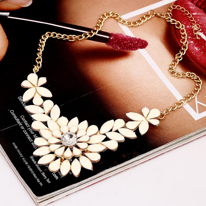 Fashion European Style Necklace With Gemstone Embellishments For Women Gift
