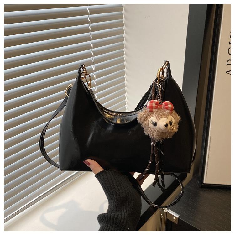 Textured Oil Wax Leather Solid Color 2025 New Winter Retro Casual Large Capacity Single Shoulder Underarm Crossbody Underarm Women's Bag