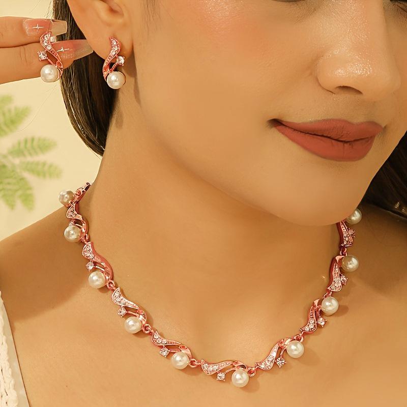 

Комплект из легких роскошных жемчужных сережек и ожерелья в европейском и американском стиле в стиле бохо