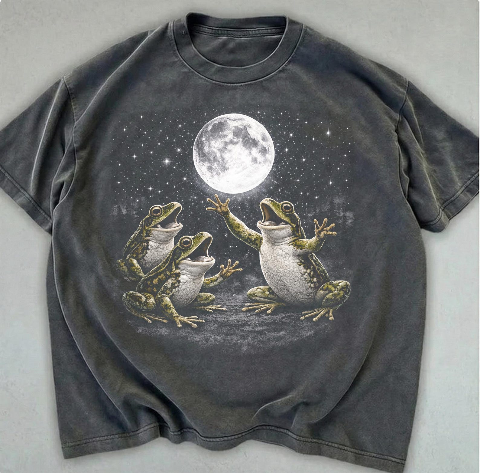 Frog Moon Vintage Graphic T-Shirt, Retro Amphibian Nature Tee, Frog Meme Lover Gift 3XL