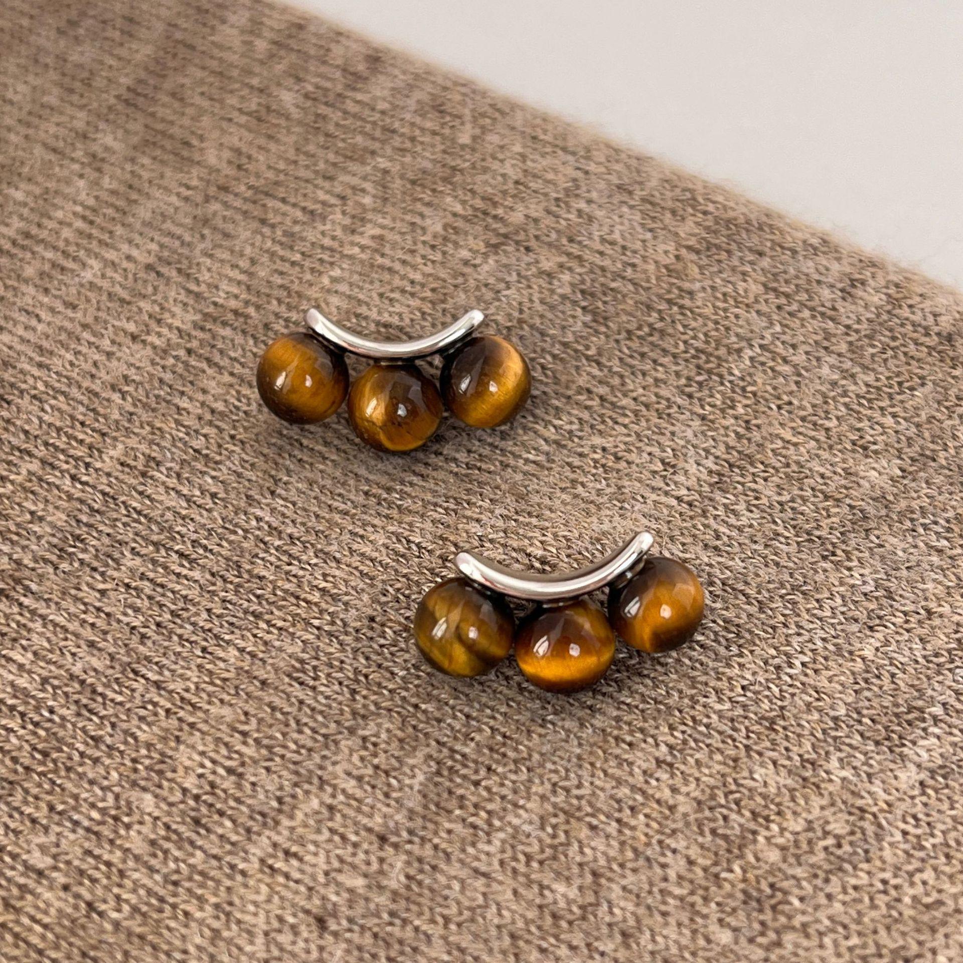 Silver Needle Brown Resin Earrings: Melanin Aesthetic, Retro, Versatile Studs