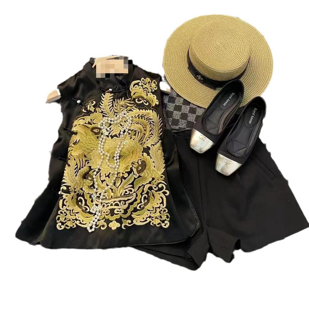 2023 Winter Women's Chinese-Style Vest: Golden Phoenix Embroidery, Stand Collar, Frog Button, Diagonal Placket, Street-Style Sleeveless Jacket