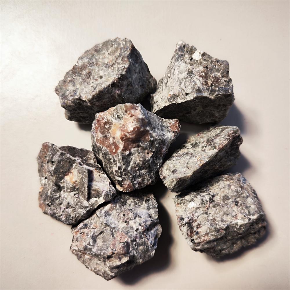 Natural Stone Bright Yooperlites Flamestone Glow Under UV Polishing Stone Fire Stone Fluorescent Sodalite Home Decoration Stone