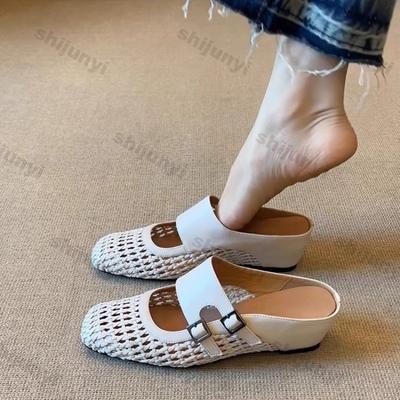 Sapatos de mulher – Sandálias