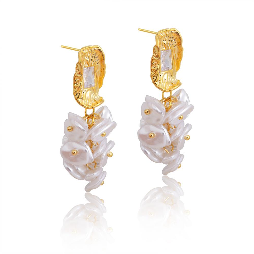 2026 Vintage Baroque Pearl Tassel Earrings Gold Pleated Zircon Inlaid Drop Dangle Earrings for Women High-End Niche Jewelry