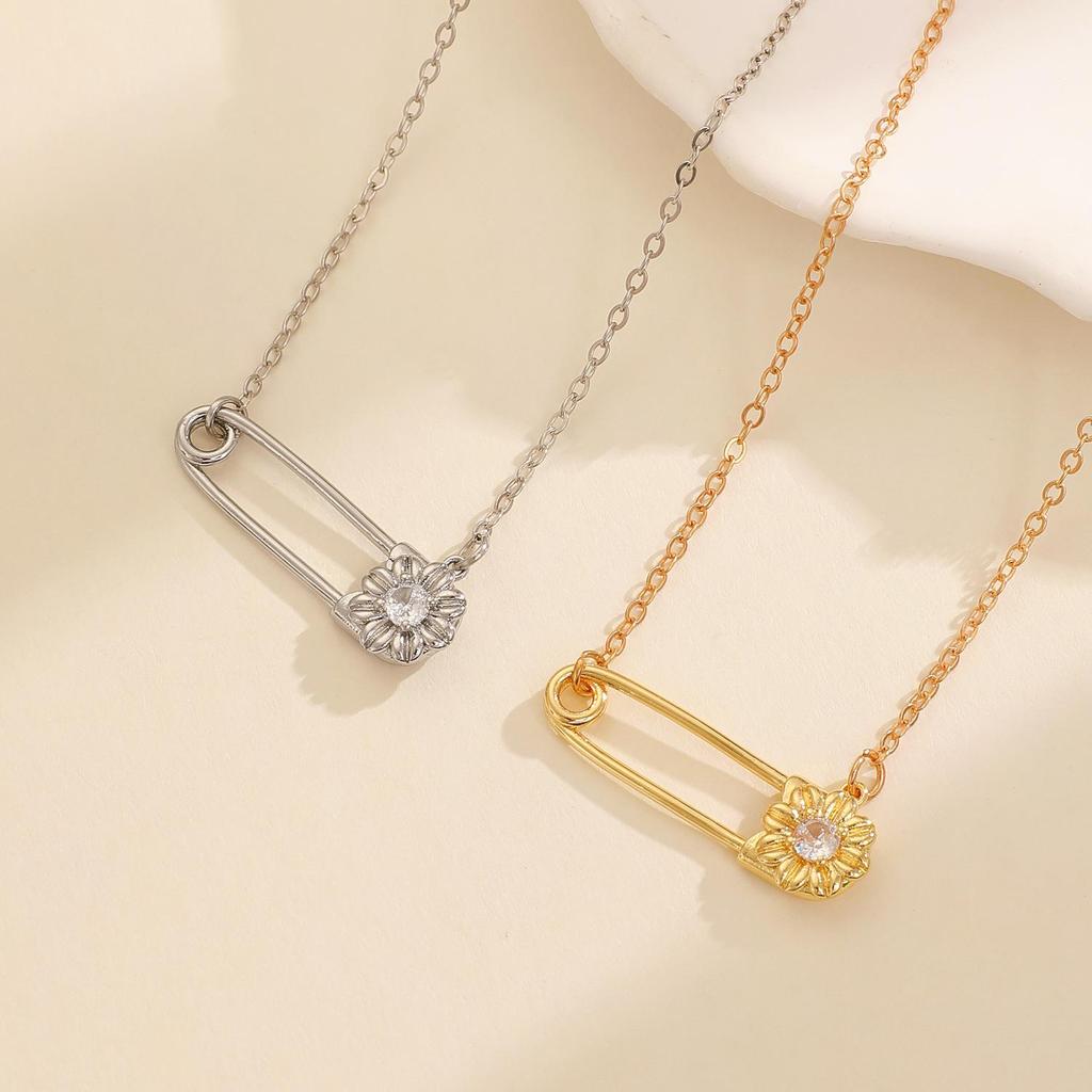 Enkelhet Premium Känsla Pappersklämma Afrikansk Krysantemum Formad Halsbandshänge För Kvinnor