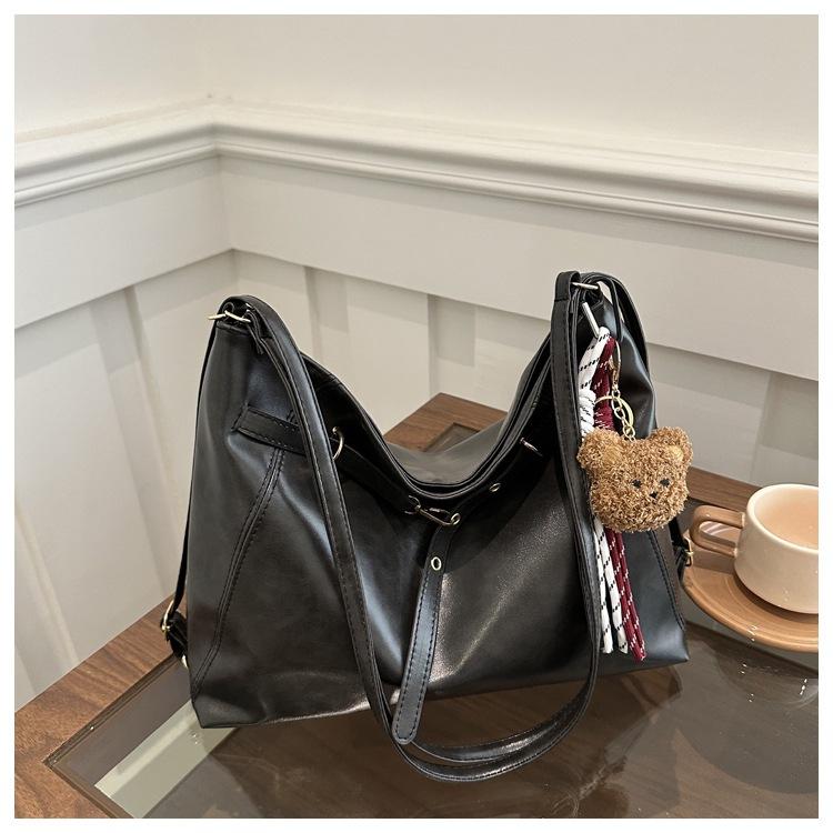 

Ретро большая сумка-тоут Универсальная и повседневная сумка для поездок на работу на одном или двух плечах через плечо для женщин without pendant чёрный