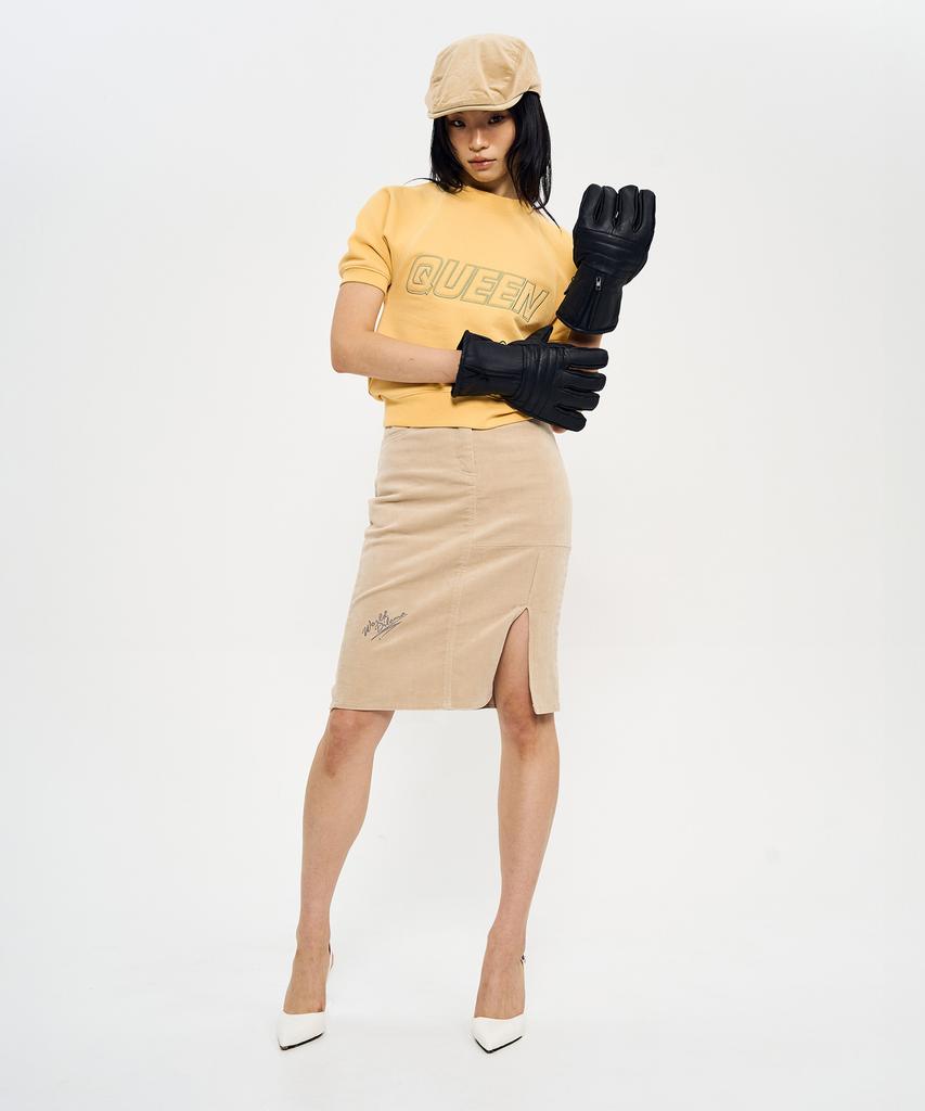 Woldeudillema Queen Embroidery Crop Half Sweatshirt (Yellow)