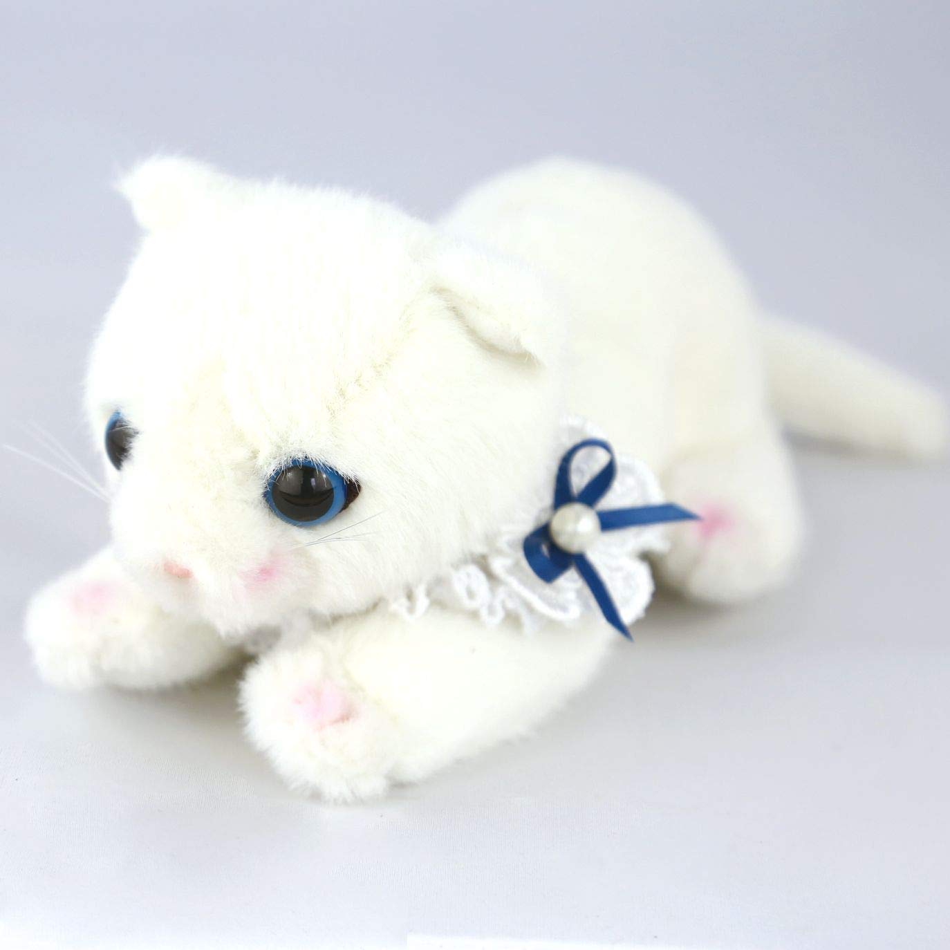

Chaton Blanc Kitten Plush Toy
