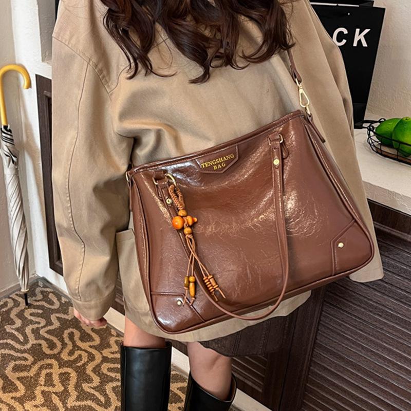 High-end Bag, Large-capacity Retro Crossbody Bag, Versatile Tote Bag for Commuting Casually