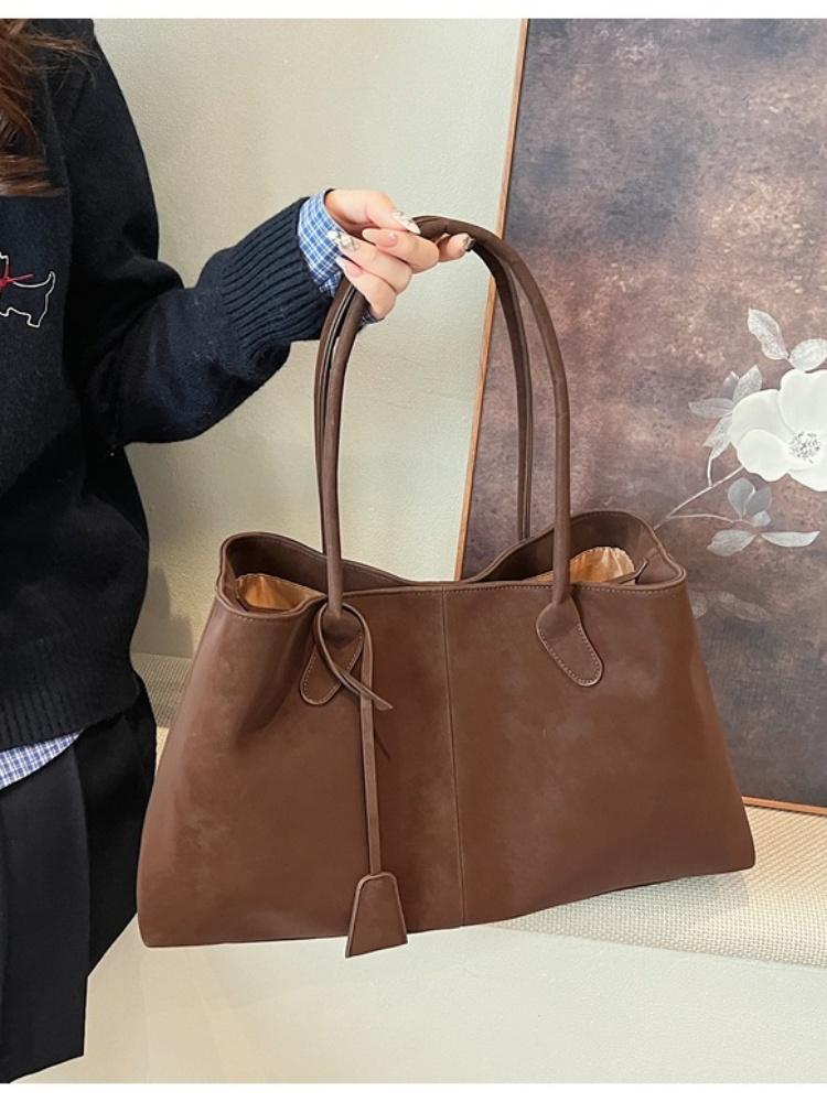 2025 Women Faux Suede Large Capaci Handbag High Quality Solid Color Tote Bag Versatile Retro Designer Shoulder Bags Commuter Bag