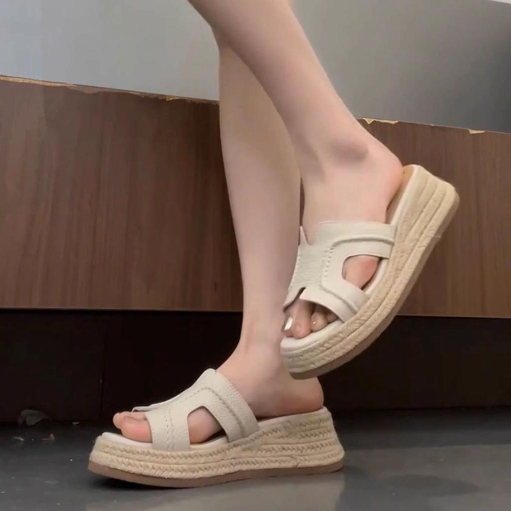 Zhao Ruth's Same One-word Cool Slippers for Women's Summer Wear 2025 New Straw-woven Half-mop Muffin Thick-soled High-heeled Sandals