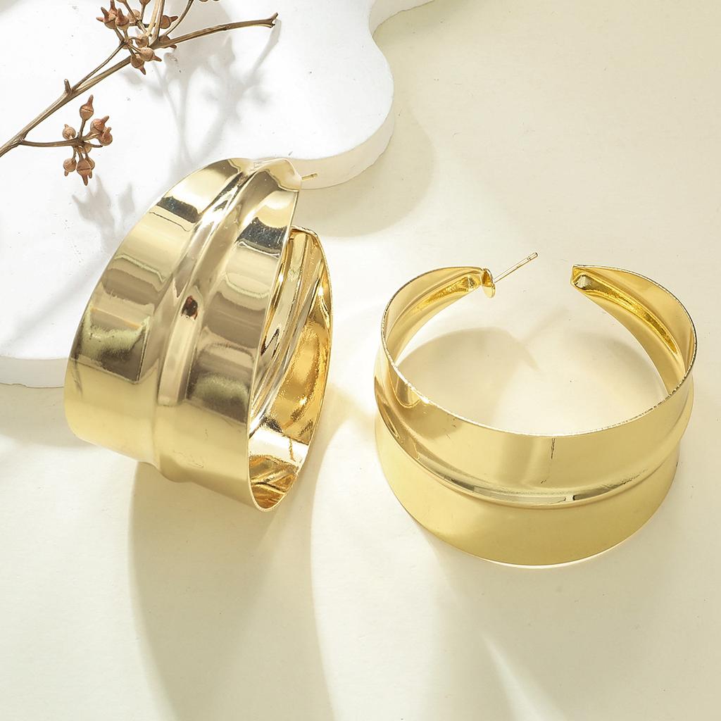 European and American Jewelry Fashion Personality Exaggerated Irregular Cold Wind Metal Earrings C-shaped Large Earrings Earrings