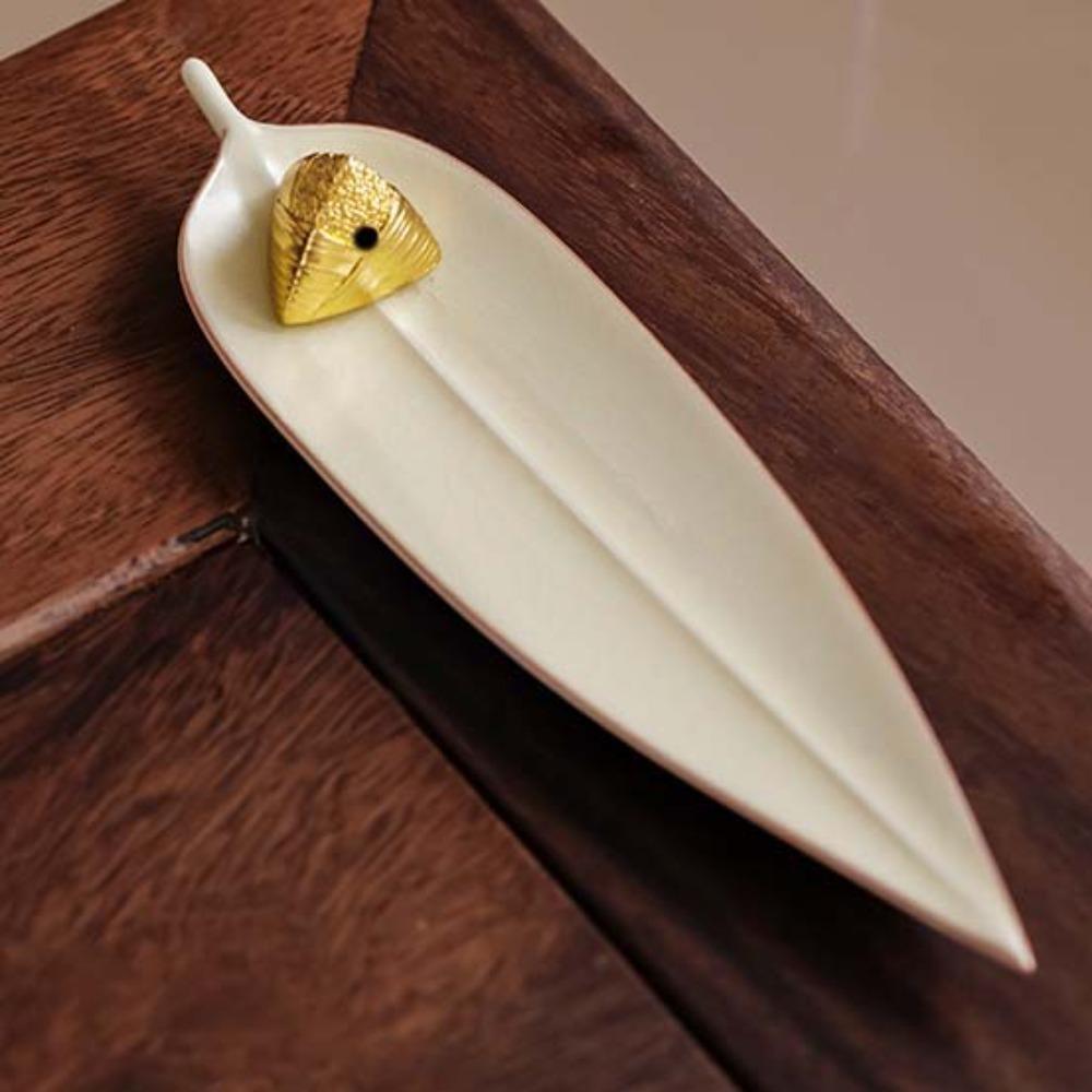 

Мини-Дзунцзы Держатель для благовоний Форма лодочки Ароматерапия Украшение Подставка для благовоний Декор для дома и офиса бежевый