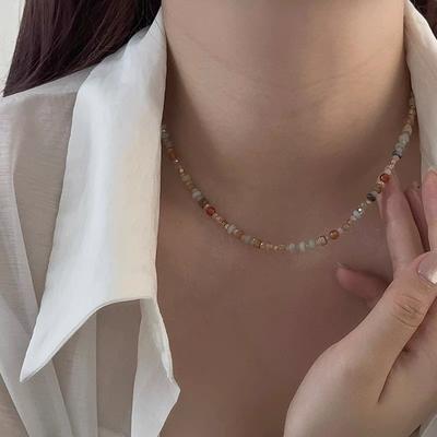 Collier de Perles de Riz, Collier Ciel Étoilé aux Grains de Riz Colorés, Chaîne de Clavicule Faite à la Main, Design de Niche, Luxe Léger, Plusieurs Méthodes de Port