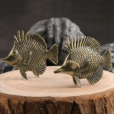 Brass Ornamental Fish Antique Cute Figures Office Desk Decoration Can Stand Up Little Fish Ocean Copper Ornaments Tea Pet