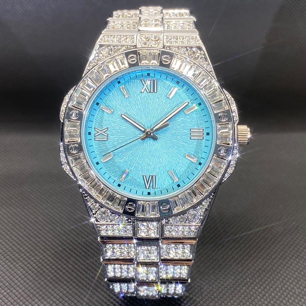 Pink Dial Iced Out Watch Full Diamond Bezel & Band Quartz Wrist Watch Luxury Roman Numerals Fashion Watch for Men Women синий/серебряный