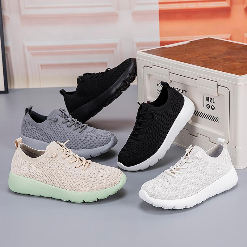 Sommer Paar Socken Schuhe Herren- und Damenschuhe neue fly-gewebte atmungsaktive Sport- und Freizeitschuhe leichte weichsohlige Reiseschuhe