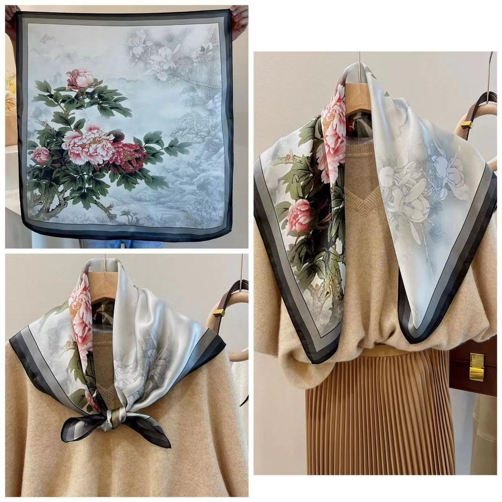 Eleganti Foulard di Seta da Donna Con Centinaia di Camicie, Assistenti di Volo, Decorazione Professionale, Protezione del Collo, Foulard, 70 Foulard Quadrati Piccoli.