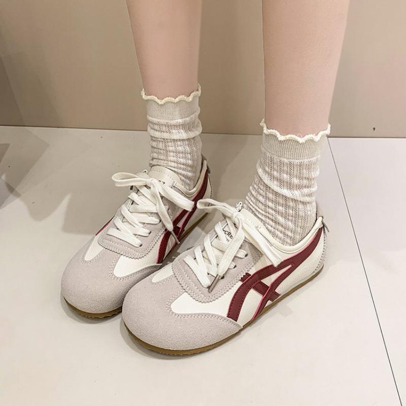 College style flat-soled sports shoes women's new versatile street photography trend casual shoes