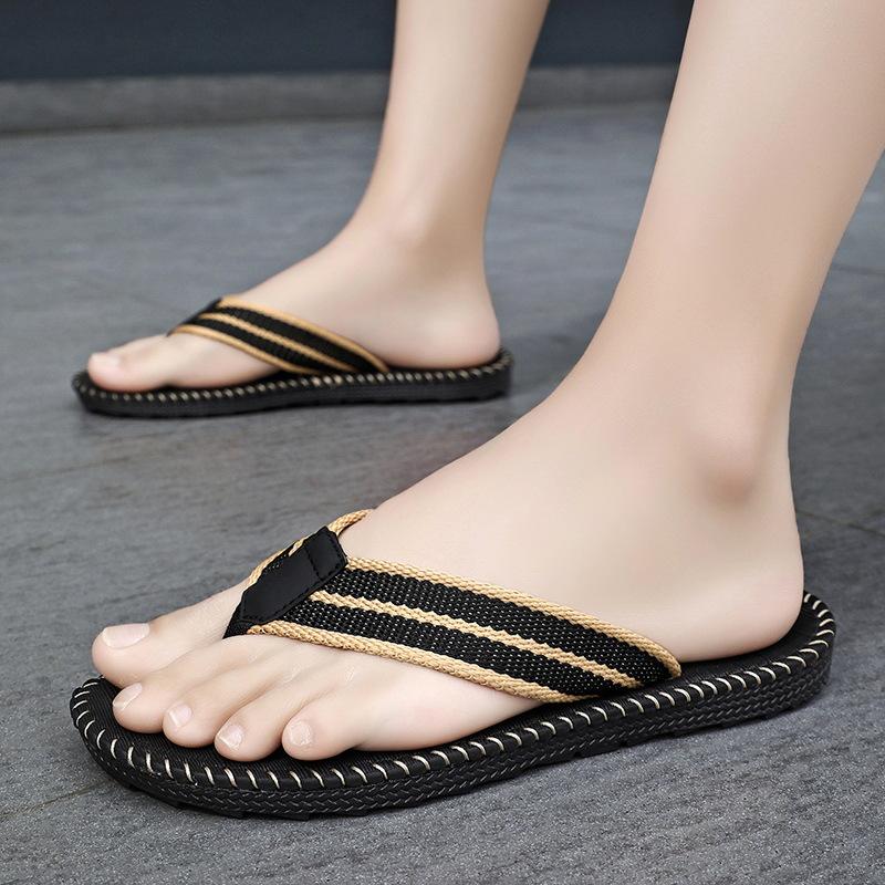 Slippers Men's Ultra-light Rubber and Plastic Woven with Flip-flops Men's Explosive Slippers Soft and Comfortable Beach Cool Slippers