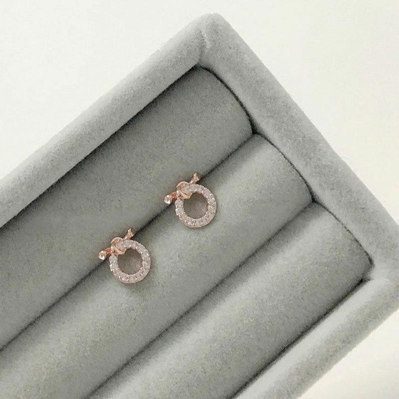 

Минималистичные компактные круглые завязанные универсальные серьги и серьги с универсальным темпераментом и универсальным новым стилем