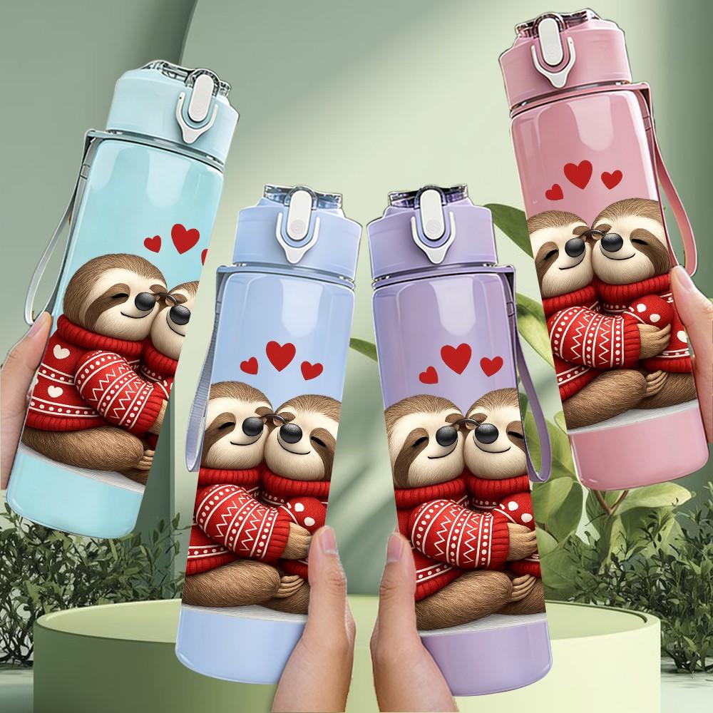1PC Christmas Twin Sloths 750ml Color Plastic Sports Water Bottle Leakproof Flip Straw Lid Suitable for Sports Office Home Use